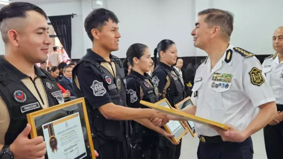 Policías de Salta recibieron reconocimiento por actos meritorios