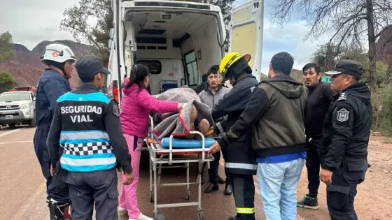 La Policía rescató a tres personas en el arroyo Santa Bárbara
