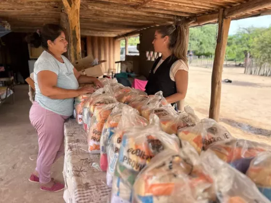 a Provincia despliega la asistencia aérea, terrestre y fluvial en Rivadavia Banda Norte (Morillo)