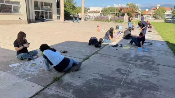 La agenda por el mes de la Memoria continúa con una intervención urbana y radio abierta en la plazoleta IV Siglos