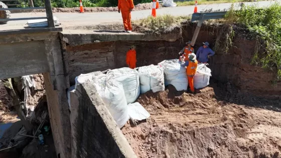 Continúan los trabajos de protección del puente de la RP 5 sobre el arroyo Las Hacheras