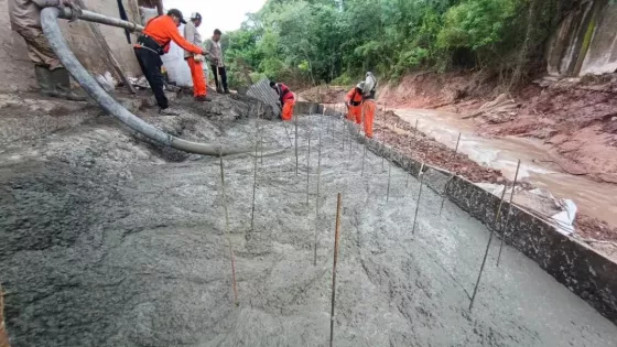 Continúan los trabajos de protección del puente de la RP 5 sobre el arroyo Las Hacheras