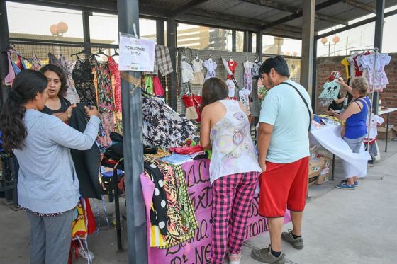 Exitosa Feria de Emprendedores en el Parque de la Familia