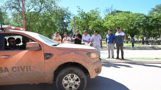 Sáenz supervisó el operativo integral de asistencia aérea, terrestre y fluvial por la crecida del río Bermejo