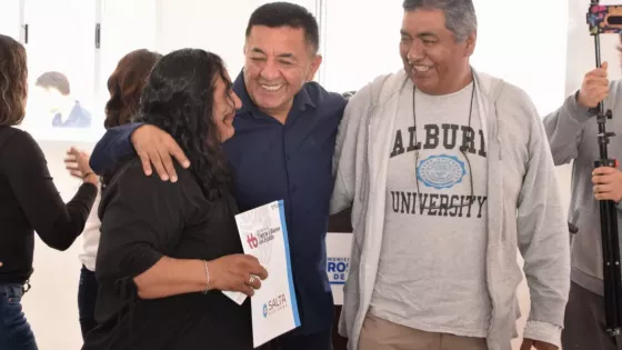 Regularización dominial: 50 familias de Rosario de Lerma recibieron las escrituras de terrenos