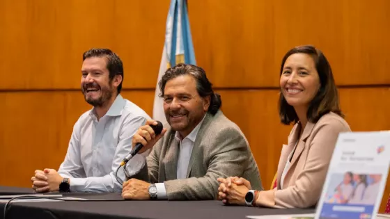 El Gobernador encabezó el inicio de “Solve for Tomorrow” de Samsung en Salta.