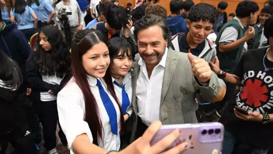 El Gobernador encabezó el inicio de “Solve for Tomorrow” de Samsung en Salta.