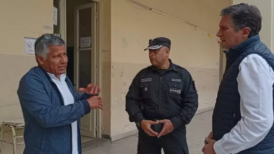 El Secretario de Seguridad visitó establecimientos educativos