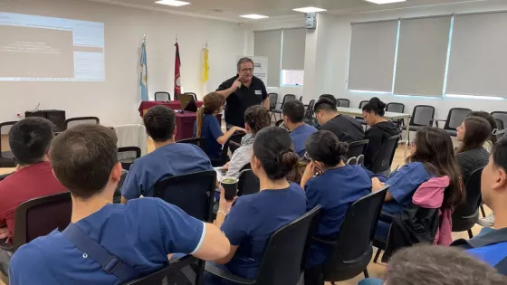 Más de 30 médicos del hospital San Bernardo se capacitaron en soporte vital cardiovascular avanzado