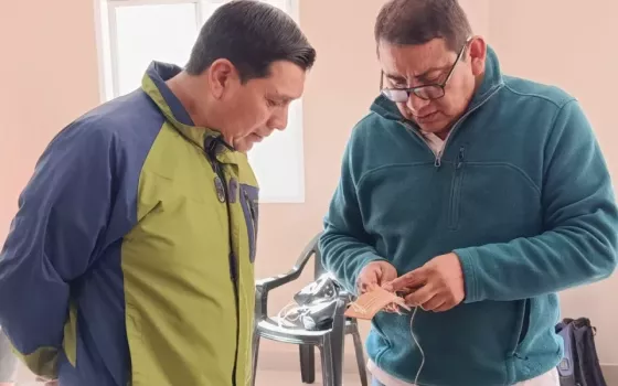 El Mercado Artesanal de Salta capacitó en soguería criolla a artesanos de Nazareno