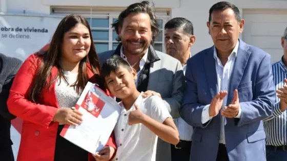 Entrega de viviendas en Coronel Moldes