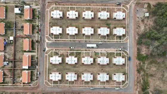 Entrega de viviendas en Coronel Moldes