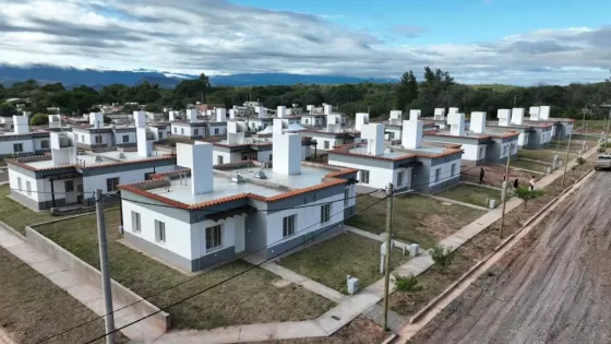Entrega de viviendas en Coronel Moldes