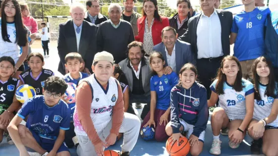 El gobernador Sáenz inauguró en Coronel Moldes un nuevo playón deportivo que integra a cuatro barrios