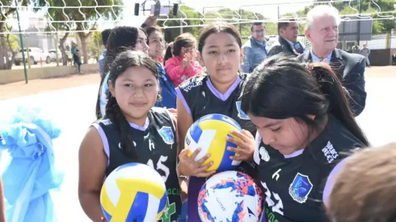 El gobernador Sáenz inauguró en Coronel Moldes un nuevo playón deportivo que integra a cuatro barrios
