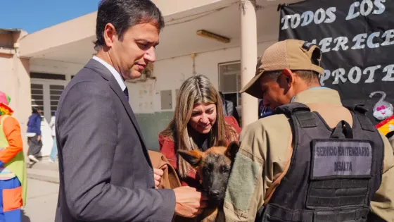 La División Canes del Servicio Penitenciario promovió el cuidado animal en una escuela de Atocha II