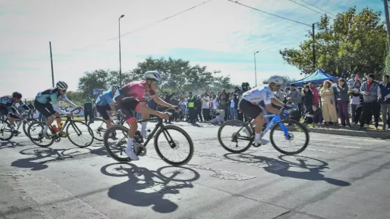 Sáenz acompañó la 94ª edición de la Clásica 1° de Mayo, ícono del deporte salteño