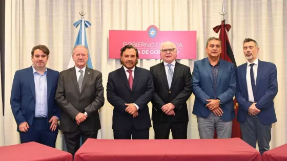 Sáenz firmó un acuerdo con el Hospital Italiano para fortalecer la alta complejidad y la investigación médica