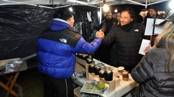 Sáenz reafirmó su apoyo a los jóvenes emprendedores en la feria “Futuros Egresados”