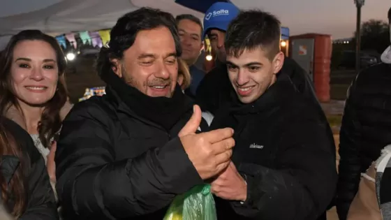 Sáenz reafirmó su apoyo a los jóvenes emprendedores en la feria “Futuros Egresados”