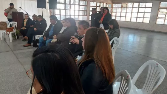 Trabajo interministerial con directivos de escuelas primarias del departamento Anta