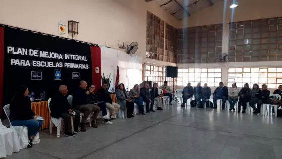 Trabajo interministerial con directivos de escuelas primarias del departamento Anta