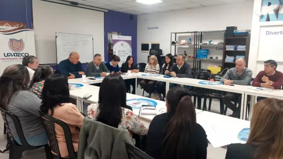 Trabajo interministerial con directivos de escuelas primarias del departamento Anta