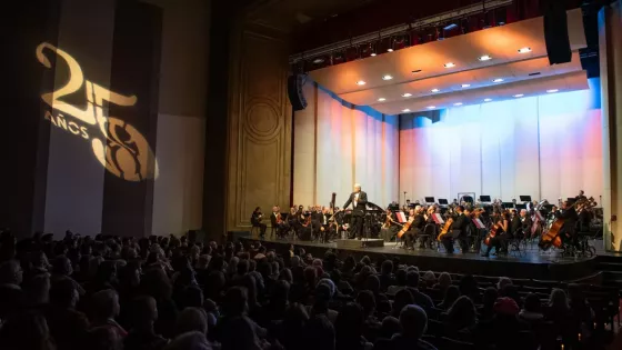El regreso de Felipe Izcaray para una gala marcada por la emoción y la identidad local