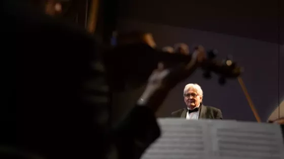 El regreso de Felipe Izcaray para una gala marcada por la emoción y la identidad local