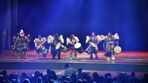 Gala, danza y tradición: multitudinaria convocatoria en las celebraciones del 25 de Mayo en Salta