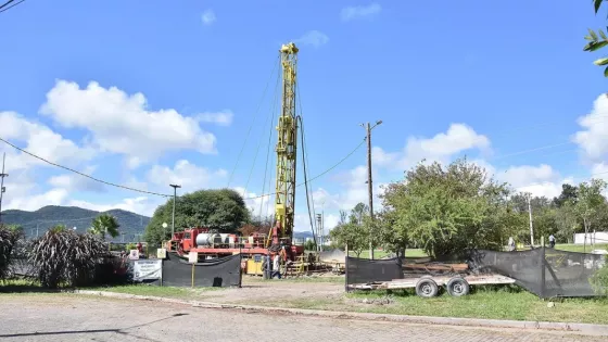 Ejecutan una obra para optimizar el servicio de agua potable en el barrio Pereyra Rozas