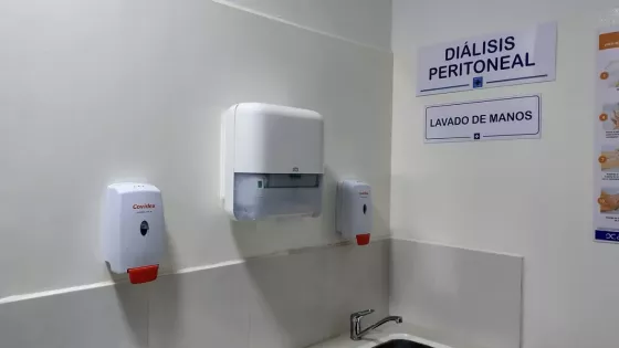 Con diálisis peritoneal fortalecen la atención nefrológica en el hospital Arturo Oñativia