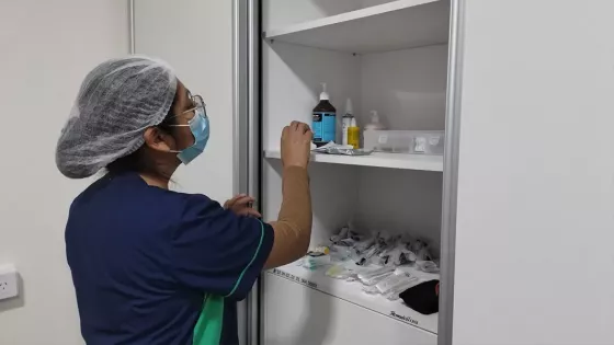 Con diálisis peritoneal fortalecen la atención nefrológica en el hospital Arturo Oñativia
