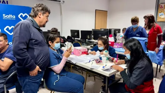 Más de 600 dosis aplicadas en un operativo de vacunación en la Municipalidad de Salta
