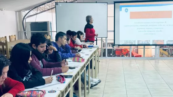 Defensa Civil capacitó a futuros guías de turismo en Gestión Integral del Riesgo