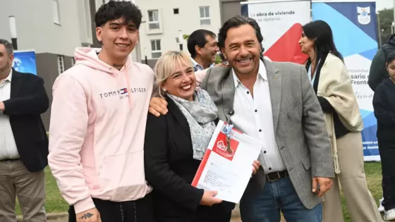 Sáenz entregó 48 departamentos financiados por la Provincia y ya superó las 4.500 viviendas adjudicadas