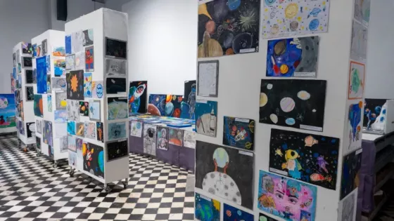 El Ministerio de Educación impulsa la vocación científica en estudiantes durante la conferencia internacional de astronáutica