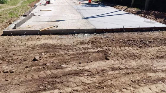 En Vaqueros se pavimentó la calle Julio Cortázar
