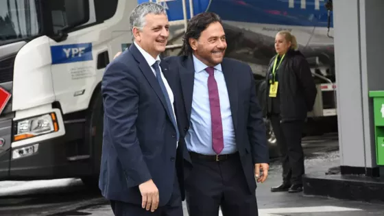 El gobernador Sáenz y el CEO de YPF inauguraron en Salta la primera RefiPlus del país