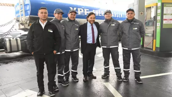 El gobernador Sáenz y el CEO de YPF inauguraron en Salta la primera RefiPlus del país