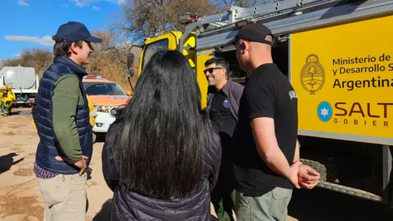 Refuerzan las acciones para contener el incendio forestal en Cafayate