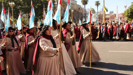 Más de 300 personas homenajearon al General Güemes en Plaza de Mayo