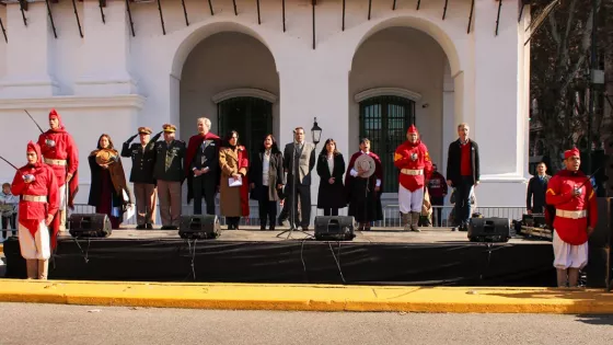 Más de 300 personas homenajearon al General Güemes en Plaza de Mayo