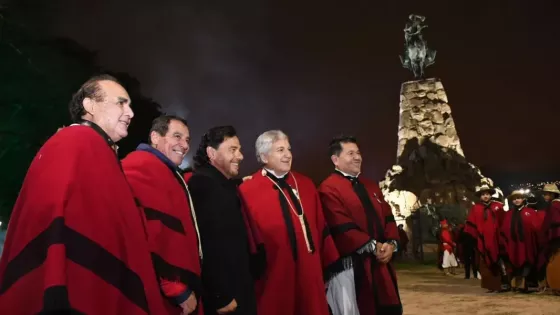 Salta honró a Güemes en la tradicional Guardia bajo las Estrellas encabezada por Sáenz