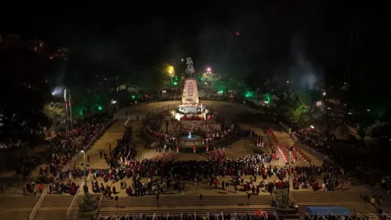 Salta honró a Güemes en la tradicional Guardia bajo las Estrellas encabezada por Sáenz