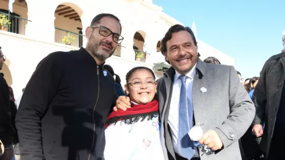 En el Día de la Bandera, Sáenz tomó la promesa de fidelidad a más de 600 alumnos de 4° grado