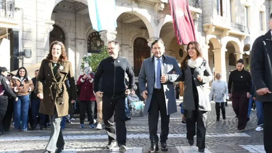 En el Día de la Bandera, Sáenz tomó la promesa de fidelidad a más de 600 alumnos de 4° grado