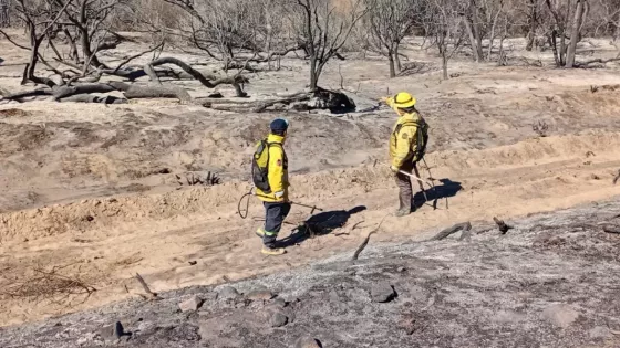 Los equipos de combate contra incendios forestales continúan trabajando en Cafayate
