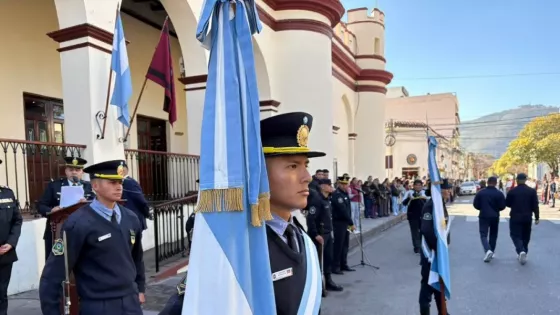 Cadetes y aspirantes de la Policía de Salta juraron fidelidad a la Bandera Nacional