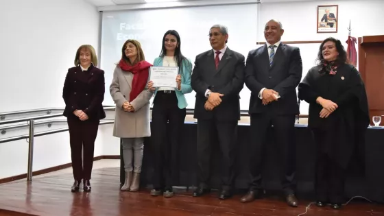 Se entregaron los certificados de la Diplomatura en Liderazgo Global a 52 jóvenes salteños